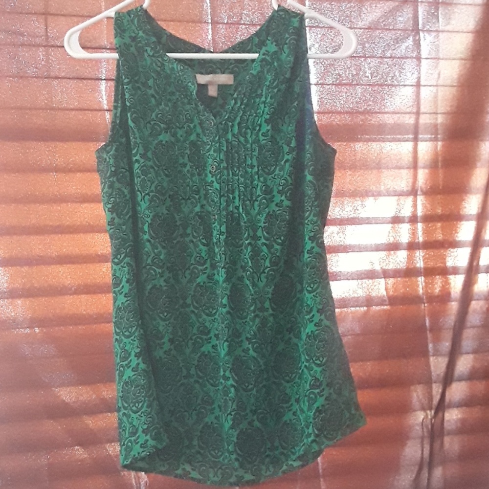Small Green Banana Republic sleeveless blouse